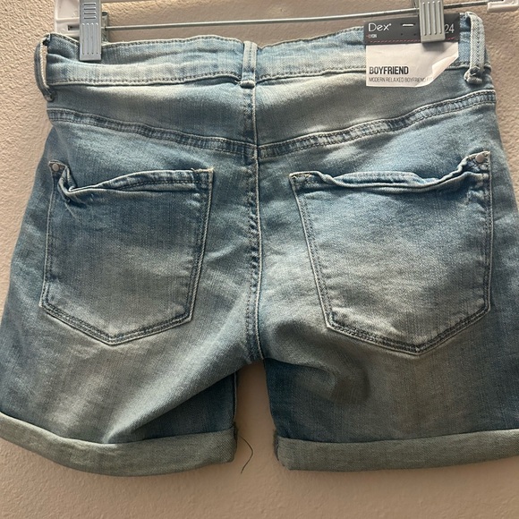 Dex Distressed Denim Shorts Cuffed Hem Size 24- Boutique Find NWT - Picture 5 of 6